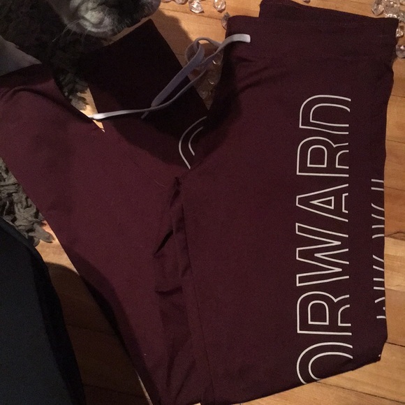 NWOT Burgandy legging - Picture 2 of 4